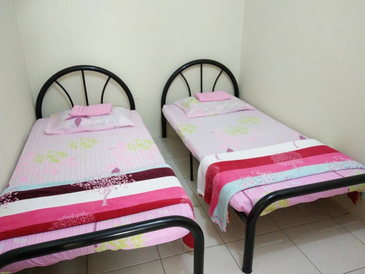 Sarinas Homestay Semporna Buitenkant foto