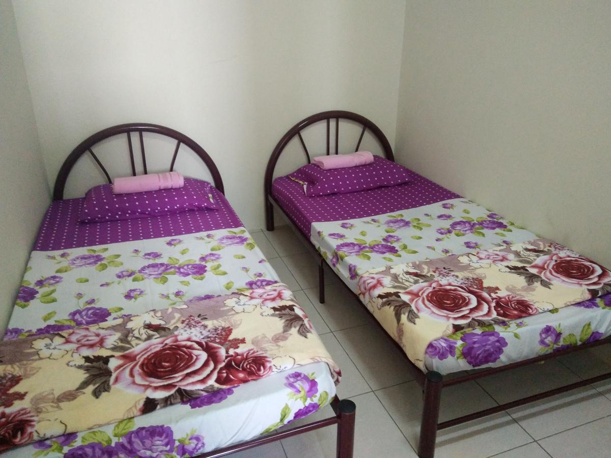Sarinas Homestay Semporna Buitenkant foto